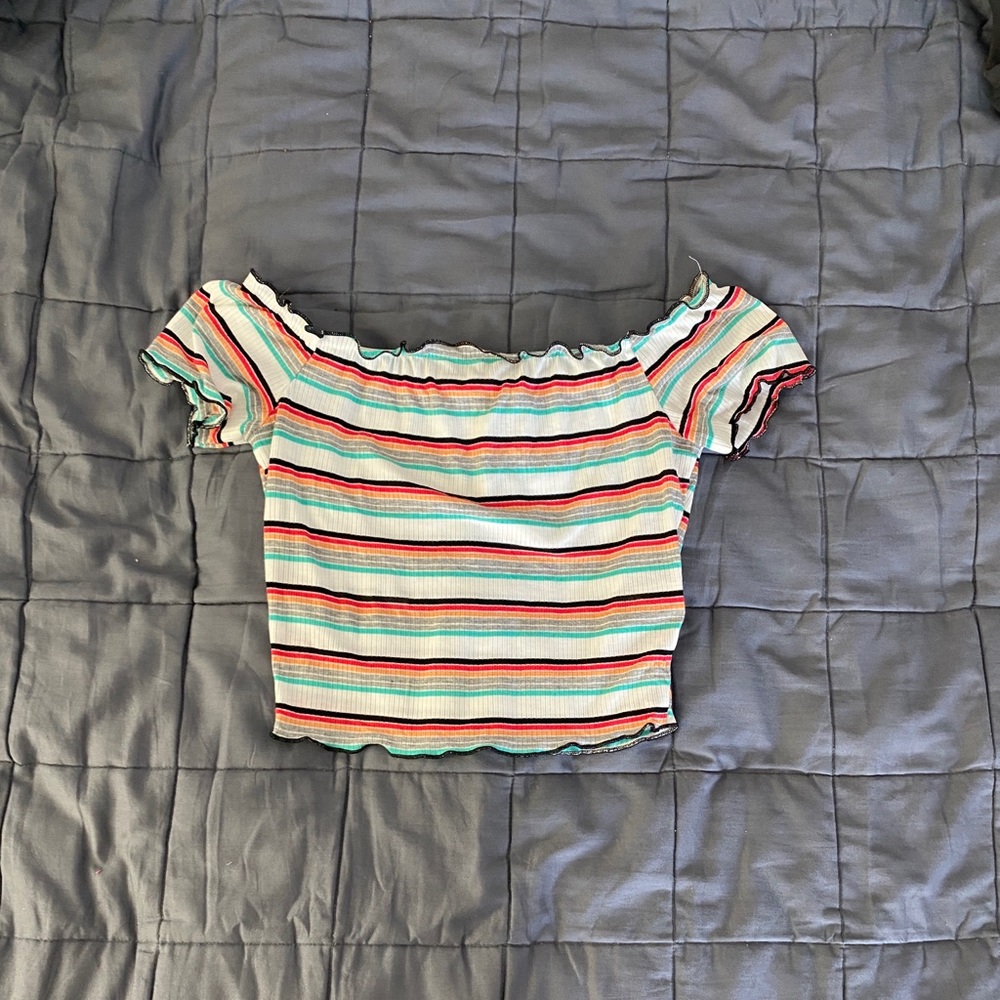 Off the shoulder cropped shirt